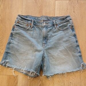 American Eagle Outfitters Relaxed Short Light Blue Frayed Jean Shorts Size 4